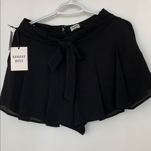 Sunday Best Aritzia skort NWT